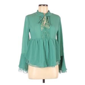 ARIZONA • Green Lace Statement Sleeve Ruffle Top